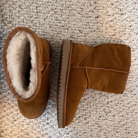 Women’s Short Koolabura by Ugg - Picture 3 of 5